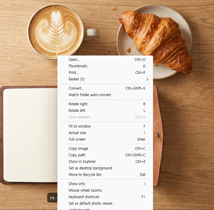 Le menu contextuel d’AsapView avec convertir, faire pivoter, copier, définir comme fond d’écran et afficher dans l’Explorateur